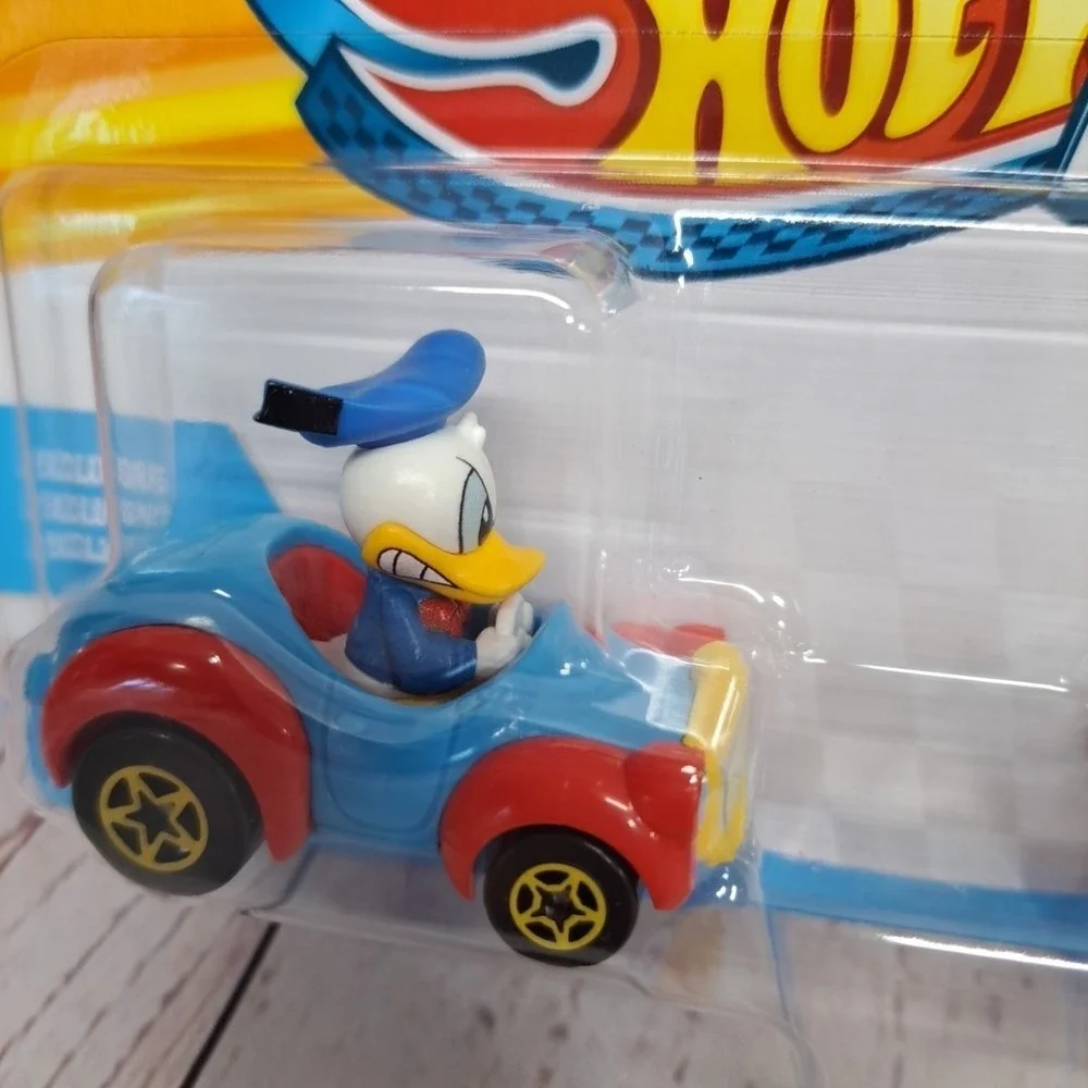 2025 HOT WHEELS RACER VERSE DONALD DUCK & GOOFY 2 PACK